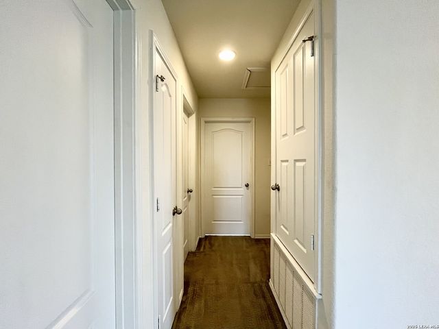401 Ruby Ritz, Universal City, TX 78148