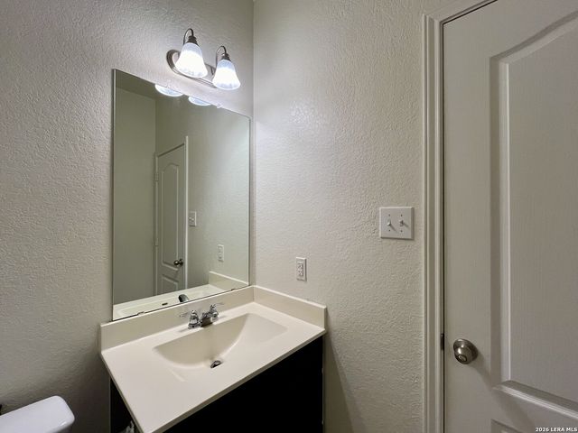 401 Ruby Ritz, Universal City, TX 78148