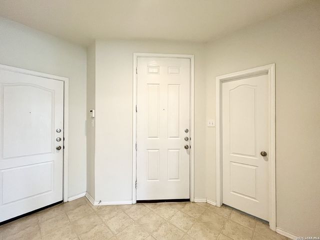 401 Ruby Ritz, Universal City, TX 78148