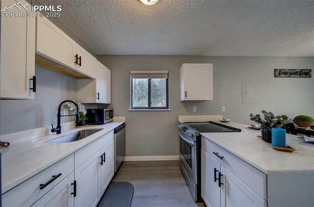 2185 Ambleside Drive, Colorado Springs, CO 80915