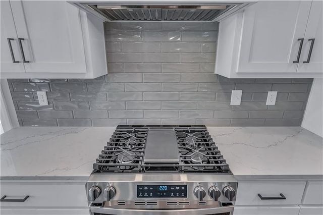 2628 E 26TH Court, Lawrence, KS 66046