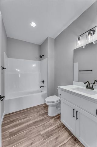 2628 E 26TH Court, Lawrence, KS 66046