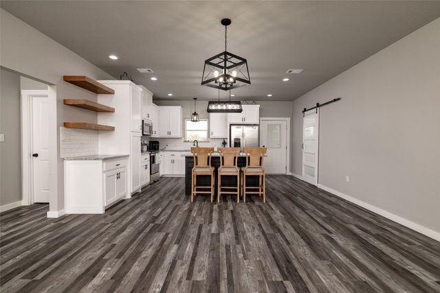 115 Valley Ridge Court, Bridgeport, TX 76426