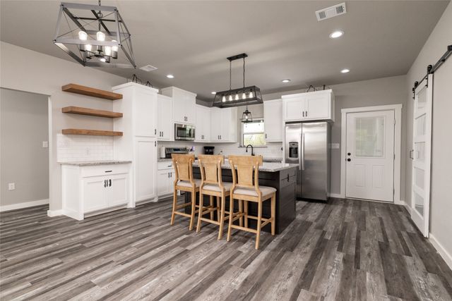 115 Valley Ridge Court, Bridgeport, TX 76426