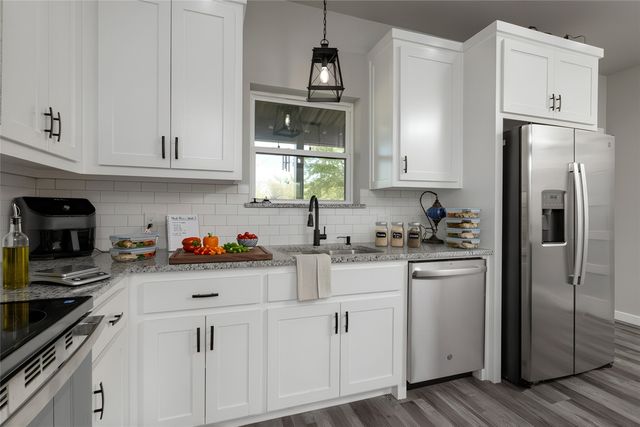 115 Valley Ridge Court, Bridgeport, TX 76426