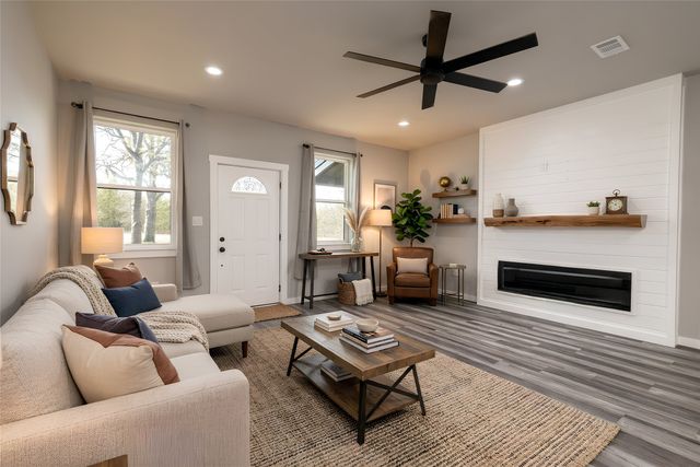 115 Valley Ridge Court, Bridgeport, TX 76426