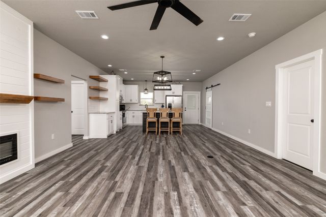 115 Valley Ridge Court, Bridgeport, TX 76426