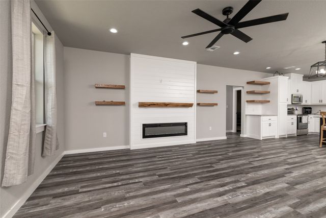 115 Valley Ridge Court, Bridgeport, TX 76426