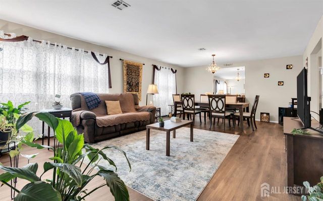 9 Calalou Court, Toms River, NJ 08747
