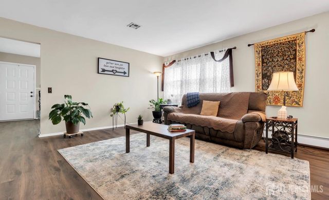 9 Calalou Court, Toms River, NJ 08747