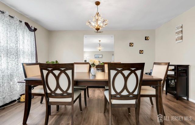9 Calalou Court, Toms River, NJ 08747