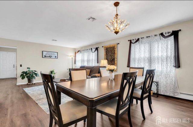 9 Calalou Court, Toms River, NJ 08747