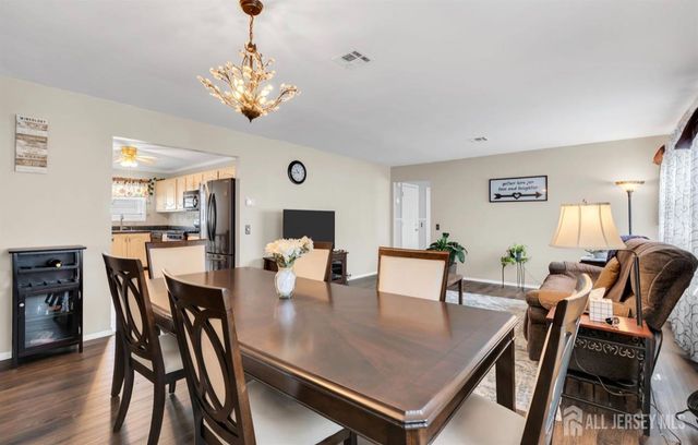 9 Calalou Court, Toms River, NJ 08747