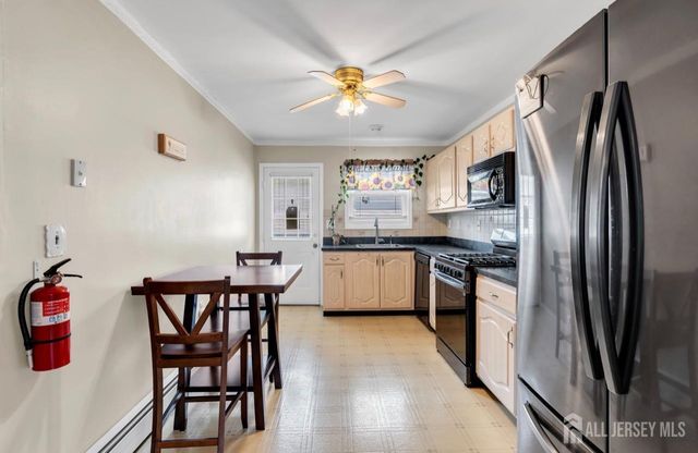 9 Calalou Court, Toms River, NJ 08747