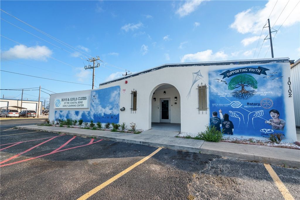 10102 S Padre Island Dr, Corpus Christi, TX 78418 — exterior