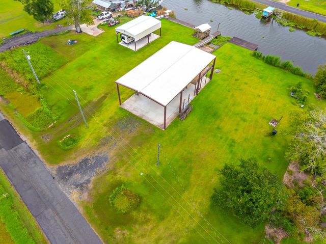 2227 Brady Rd, Theriot, LA 70397