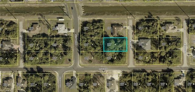 52 Gene AVE S, Lehigh Acres, FL 33976