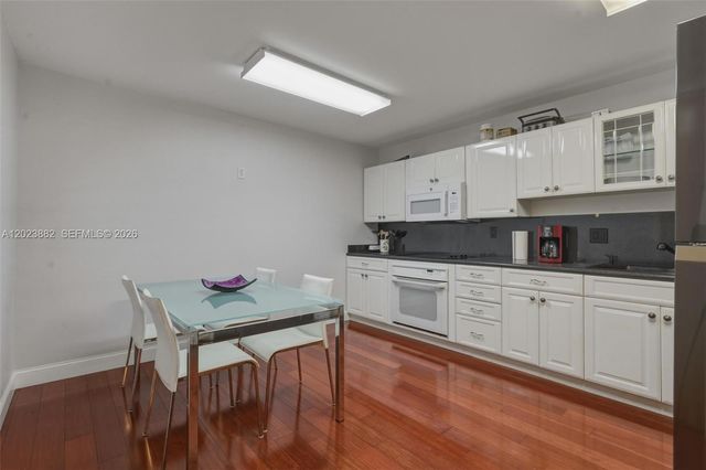 1210 NE 8th Ave, Fort Lauderdale, FL 33304