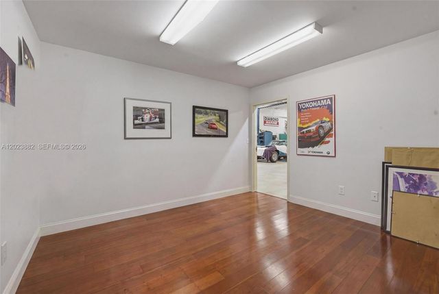 1210 NE 8th Ave, Fort Lauderdale, FL 33304