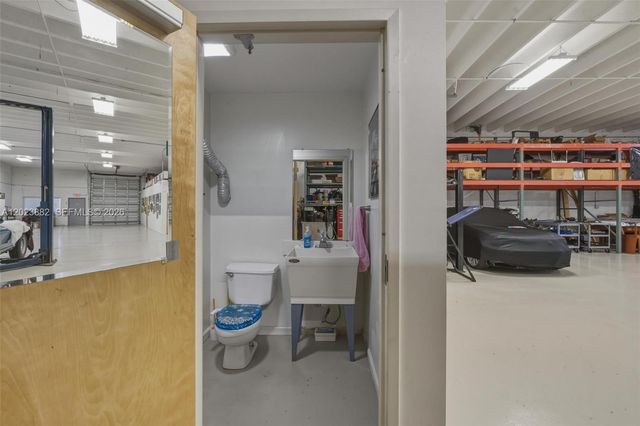 1210 NE 8th Ave, Fort Lauderdale, FL 33304