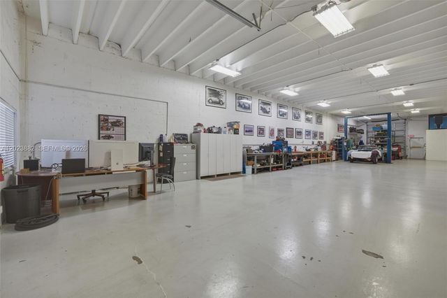 1210 NE 8th Ave, Fort Lauderdale, FL 33304