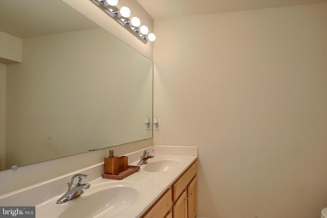 413 EISENHOWER DRIVE, Carlisle, PA 17013