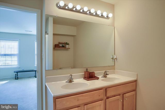 413 EISENHOWER DRIVE, Carlisle, PA 17013