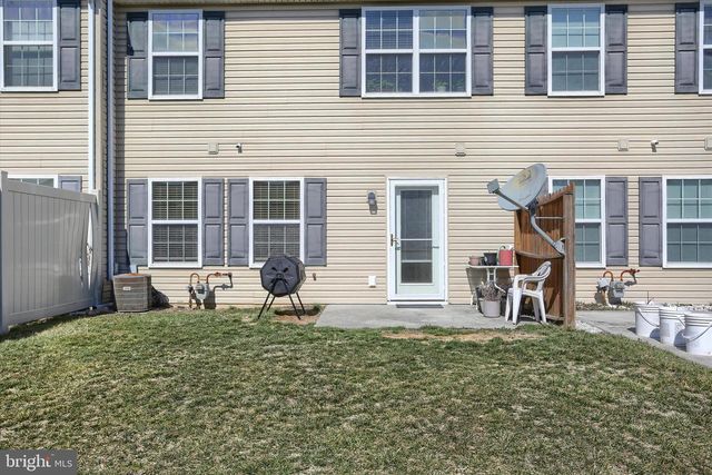 413 EISENHOWER DRIVE, Carlisle, PA 17013