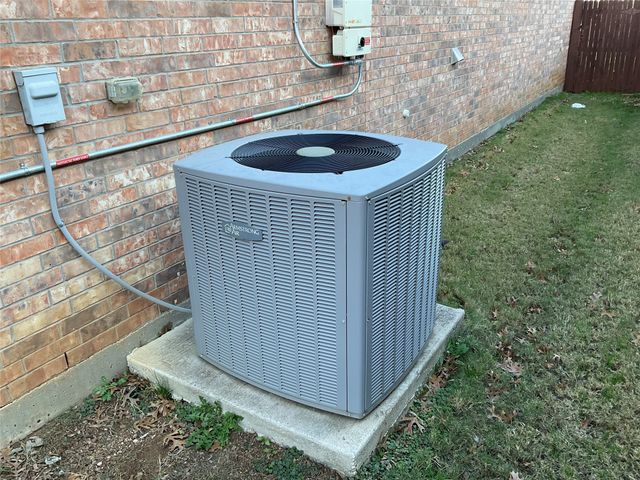 1631 St Croix Street, Burleson, TX 76028