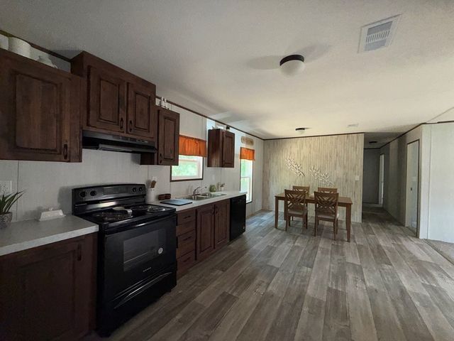 223 York, Kinsey, AL 36303