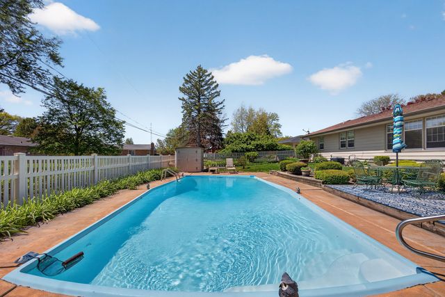 1305 E Vernon Avenue, Normal, IL 61761