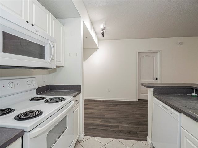 5090 FAIRWAYS Circle H206, Vero Beach, FL 32967