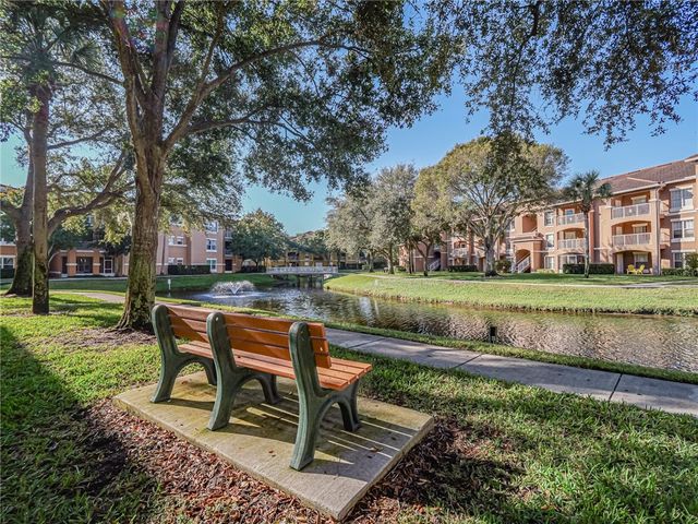 5090 FAIRWAYS Circle H206, Vero Beach, FL 32967