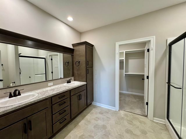 896 N Cloverleaf, Goddard, KS 67052