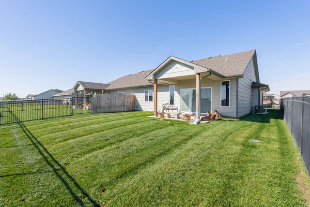 896 N Cloverleaf, Goddard, KS 67052