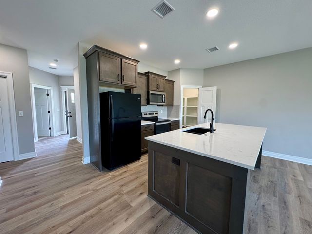 896 N Cloverleaf, Goddard, KS 67052