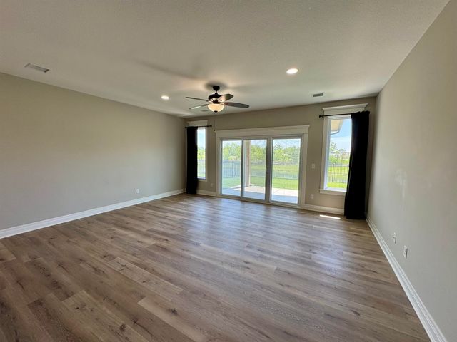 896 N Cloverleaf, Goddard, KS 67052