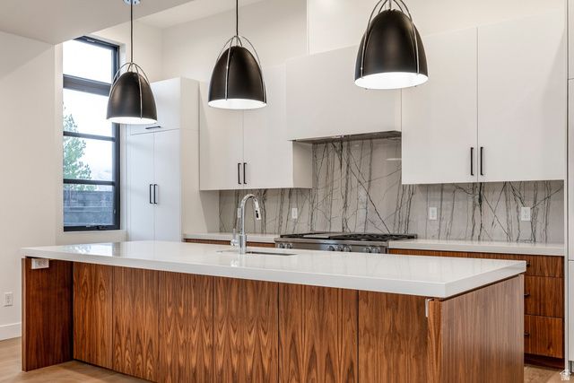 664 N EAST CAPITOL ST, Salt Lake City, UT 84103