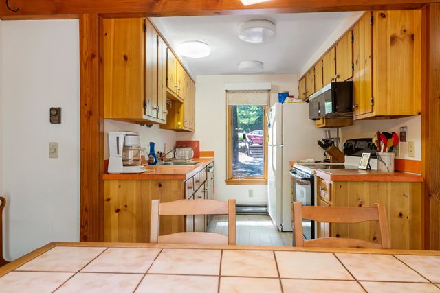 5 Bay Tree Lane, Grantham, NH 03753