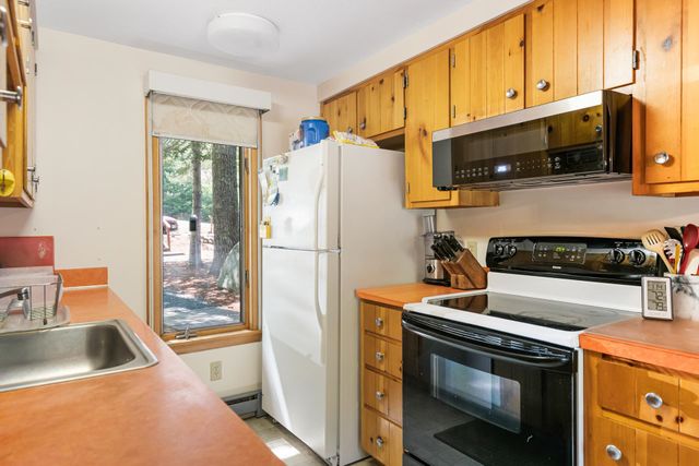 5 Bay Tree Lane, Grantham, NH 03753