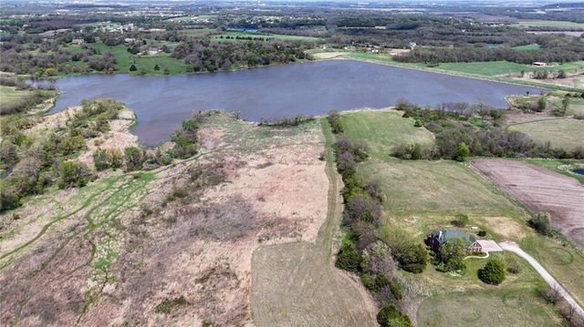 1548 N 800 Road, Baldwin City, KS 66006