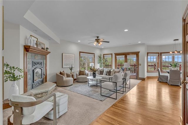 1548 N 800 Road, Baldwin City, KS 66006