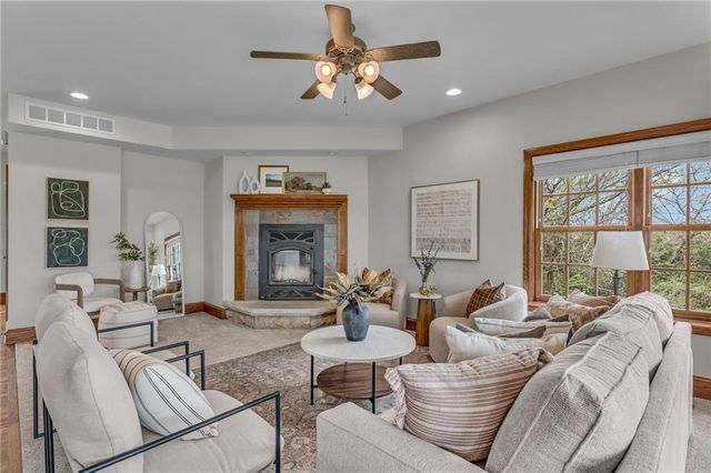 1548 N 800 Road, Baldwin City, KS 66006