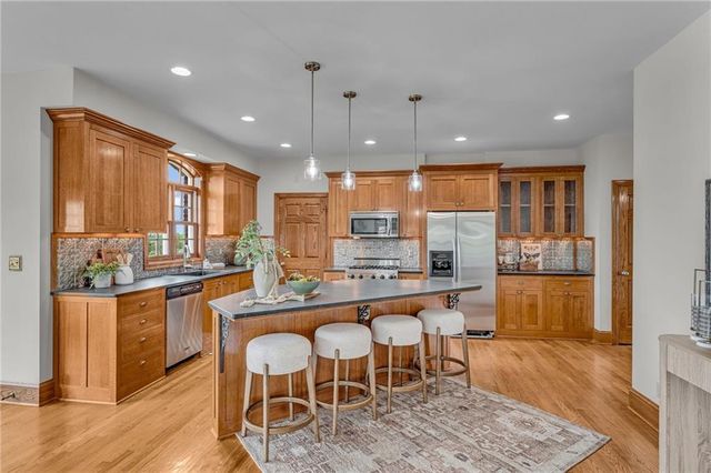 1548 N 800 Road, Baldwin City, KS 66006