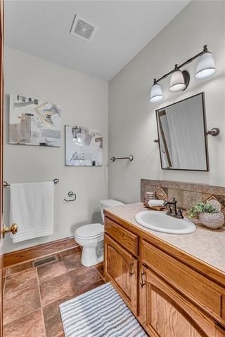 1548 N 800 Road, Baldwin City, KS 66006