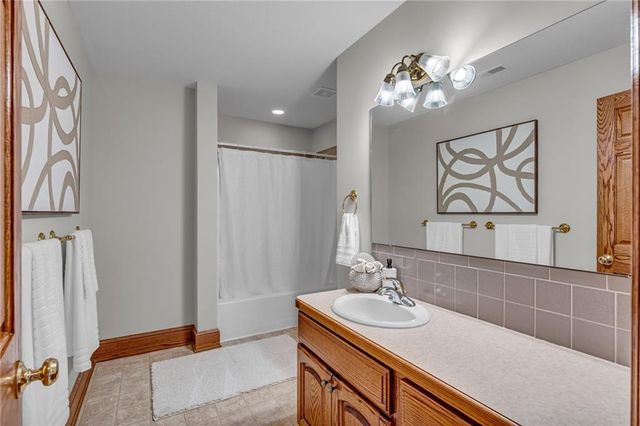 1548 N 800 Road, Baldwin City, KS 66006