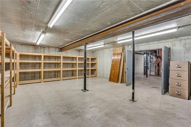 1548 N 800 Road, Baldwin City, KS 66006