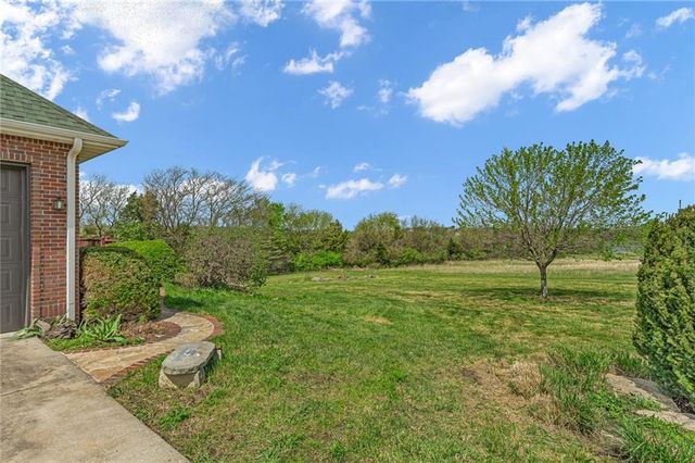 1548 N 800 Road, Baldwin City, KS 66006