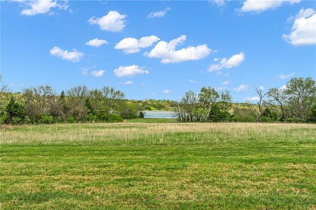1548 N 800 Road, Baldwin City, KS 66006