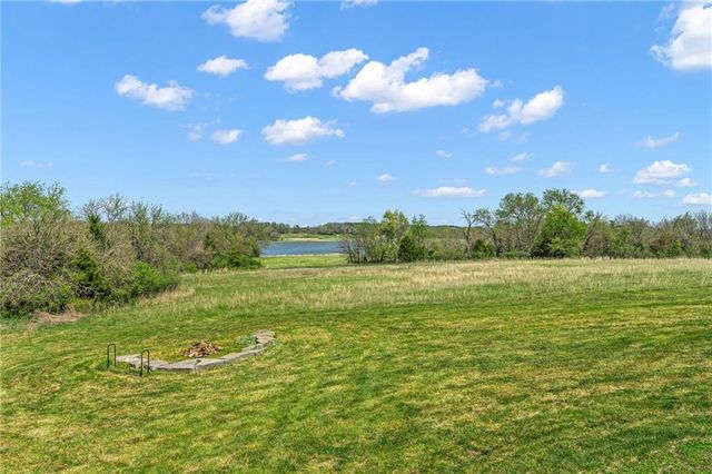 1548 N 800 Road, Baldwin City, KS 66006